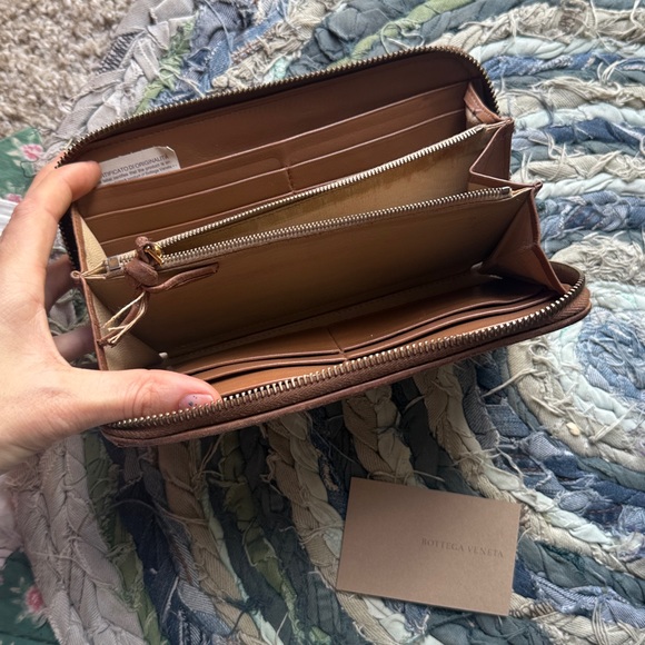 Bottega Veneta Brown Woven Leather Wallet Intrecciato - Picture 9 of 16